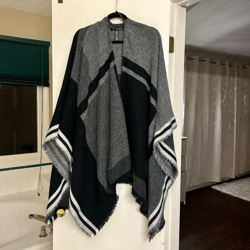 Moderna Oversized Shawl